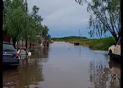 Inundaciones en Bragado: Hay 10 personas evacuadas y otros no quieren dejar su vivienda