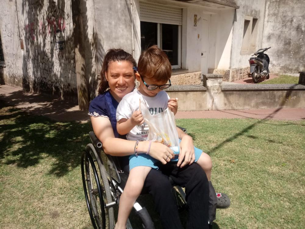Una historia de superación y solidaridad comunitaria: Micaela busca tener una moto eléctrica para trabajar