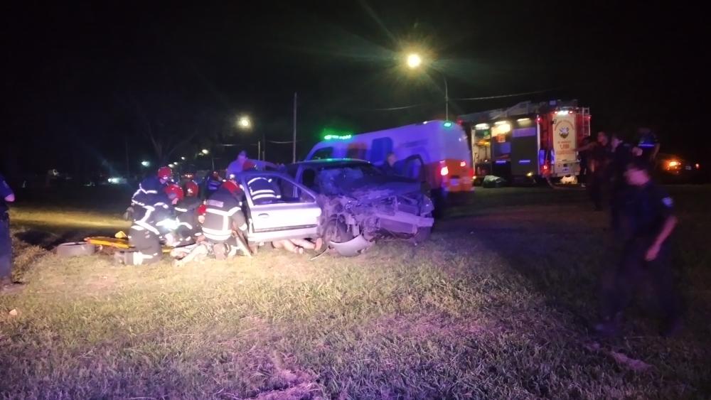 Impactante Choque Entre Dos Autos En La Laguna Hay Al Menos Cuatro Heridos Bragado Informa 0478