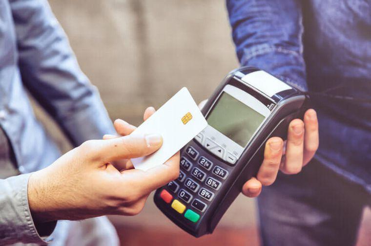 El Gobierno aumentará hasta un 30% el límite para las tarjetas de crédito