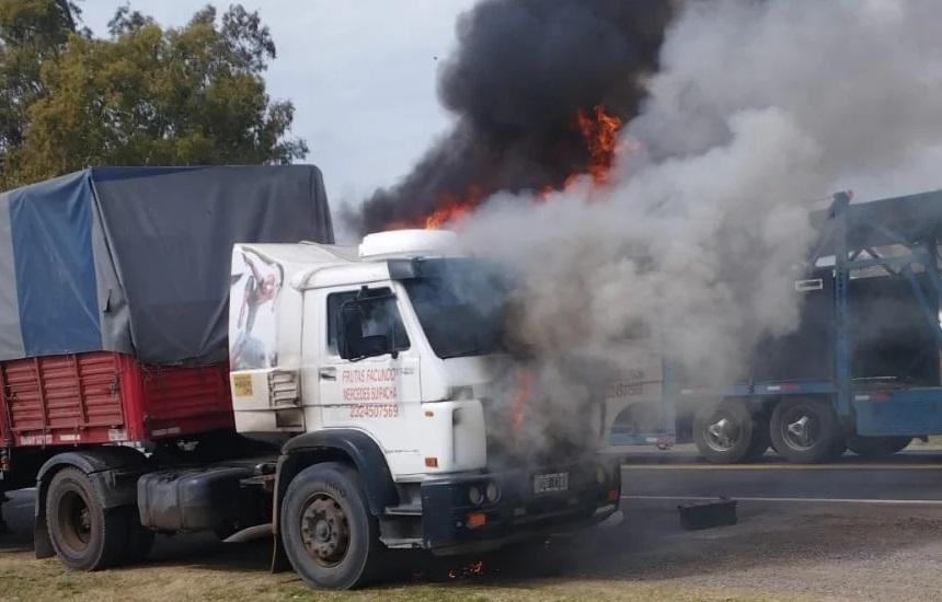 Suipacha: se prendió fuego un camión en plena ruta y hubo demoras con el tránsito