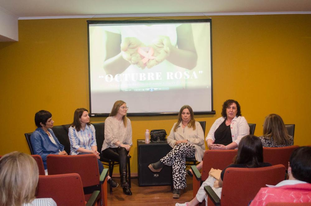 Lucha por el cáncer de mama: hubo una charla abierta en el mes conmemorativo