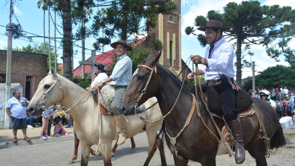 Suspenden fiestas criollas por el virus que afecta caballos y puede transmitirse al humano