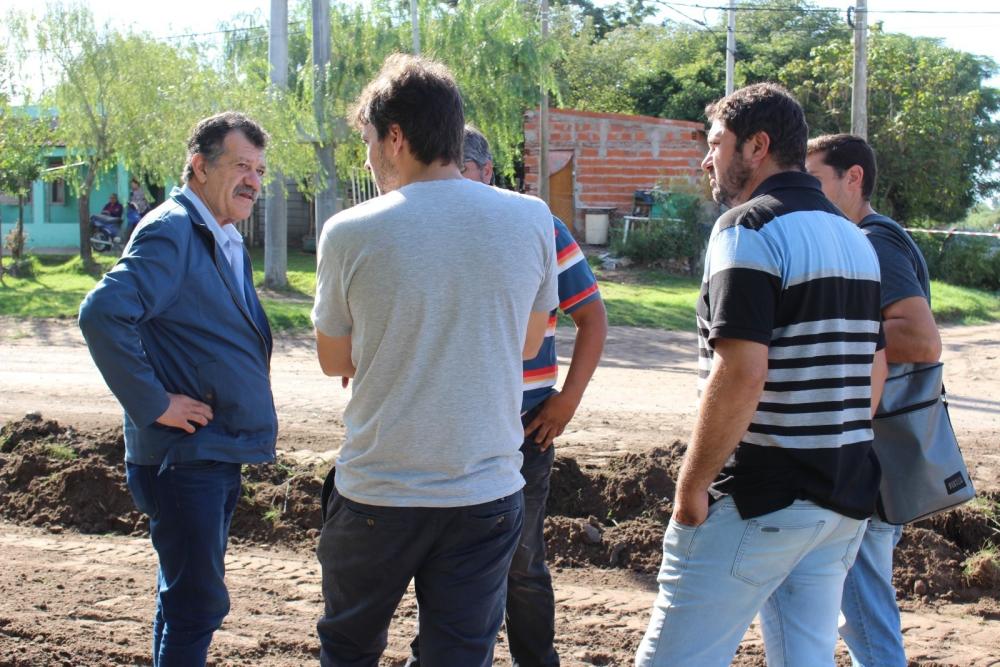 Iniciaron los trabajos de limpieza y mantenimiento de calles en los barrios Fátima y La Carlota