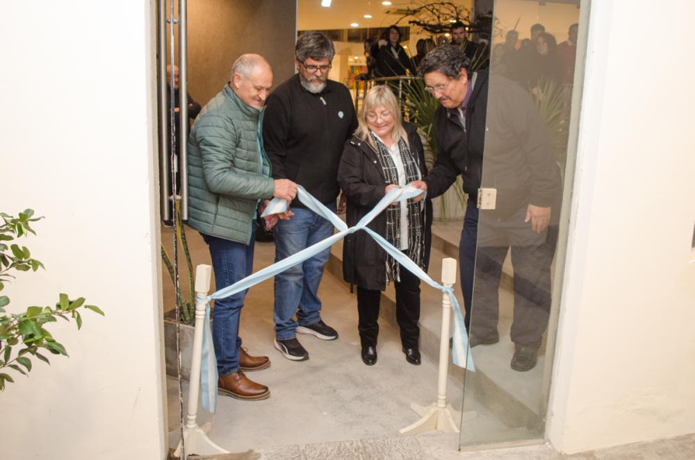 Inauguraron la nueva sala de exposiciones en el Centro Cultural Constantino