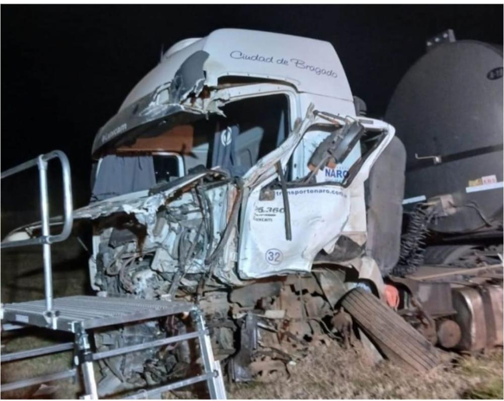 Camión de una firma bragadense protagonizó un mortal accidente en la provincia de Córdoba