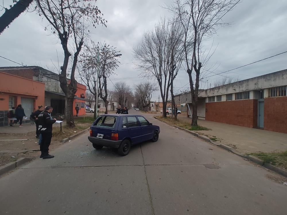 Otro accidente entre moto y auto en calle Urquiza