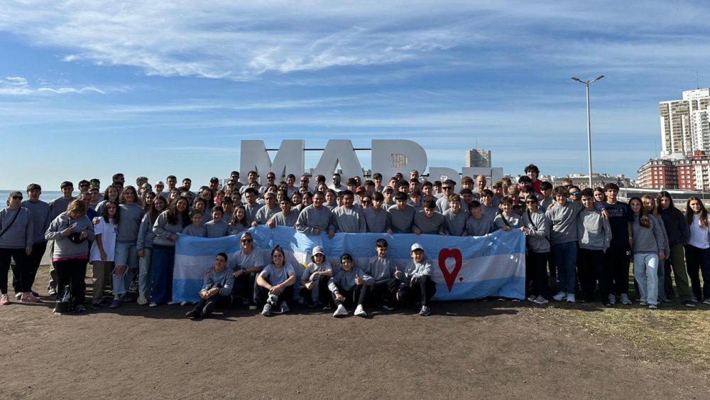 La delegación de Bragado ya arribó a Mar del Plata y Kicillof estará en el acto de apertura