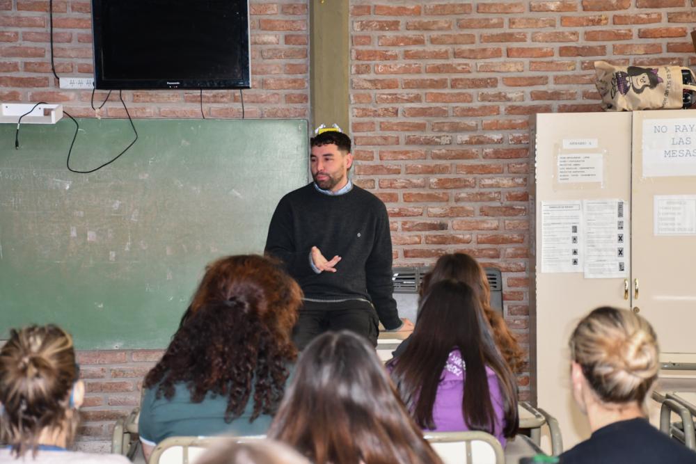 Guidolín habló sobre las becas residenciales y la creación de la Federación de Estudiantes Secundarios