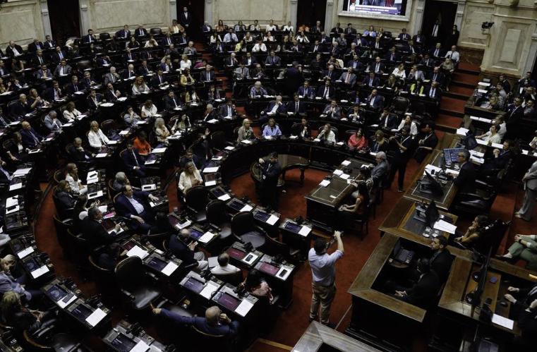 Diputados aprobados el DNU que autoriza a negociar un acuerdo con el FMI